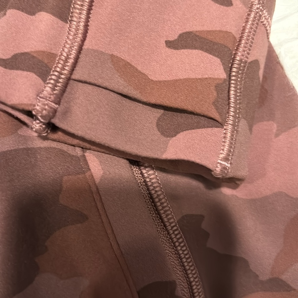 Lululemon camo hooded thumbhole jacket top 10 M/L - Picture 3 of 9